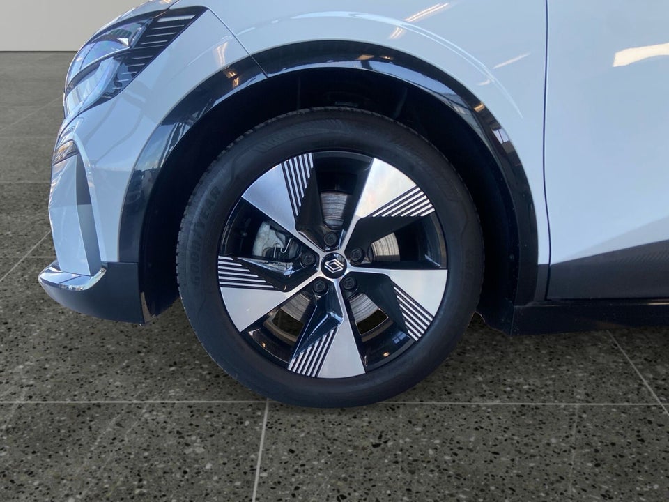 Renault Megane E-Tech 40 Equilibre 5d