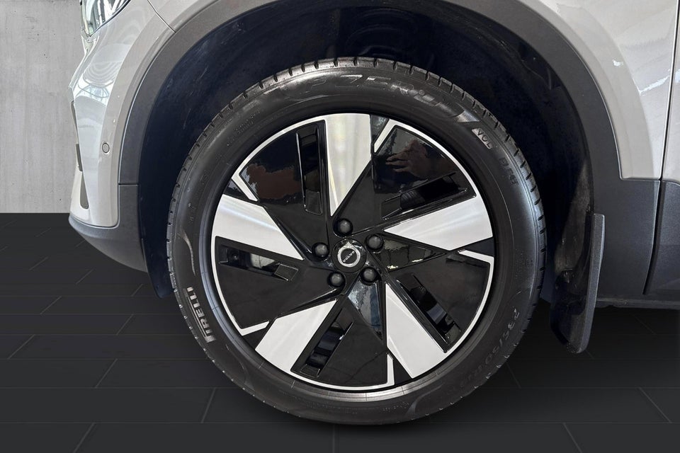 Volvo EX40 Extended Range Plus 5d