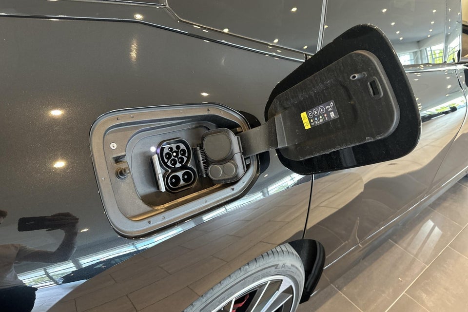 BMW iX xDrive60 Fully Charged 5d