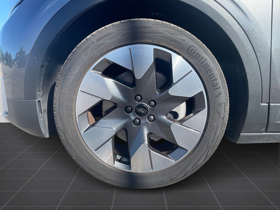 Ford Explorer 82 Premium Extended Range 5d