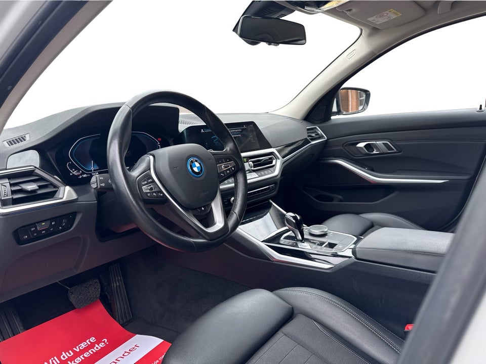 BMW 330e 2,0 Touring Sport Line aut. 5d