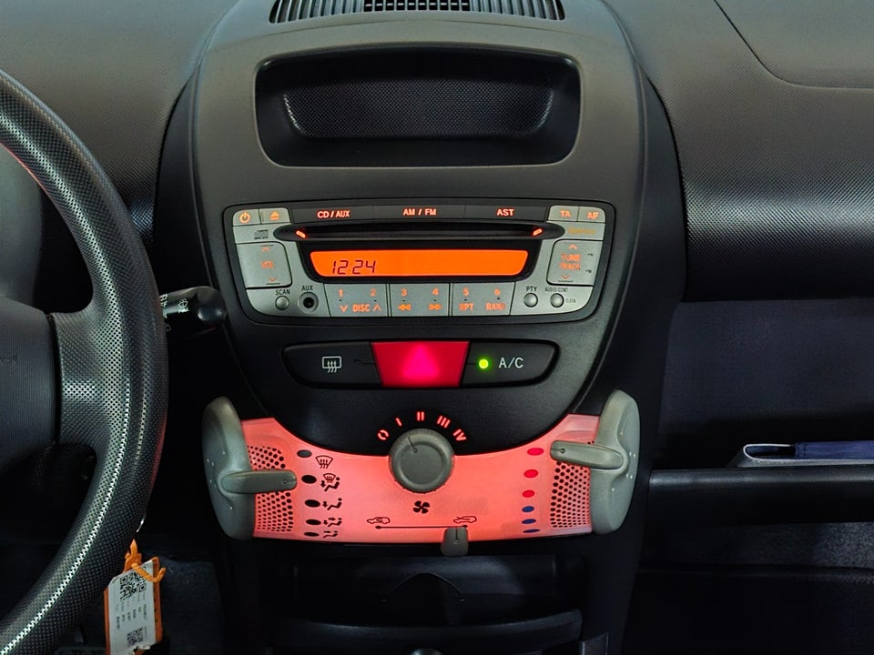 Peugeot 107 1,0 Champion Air 5d