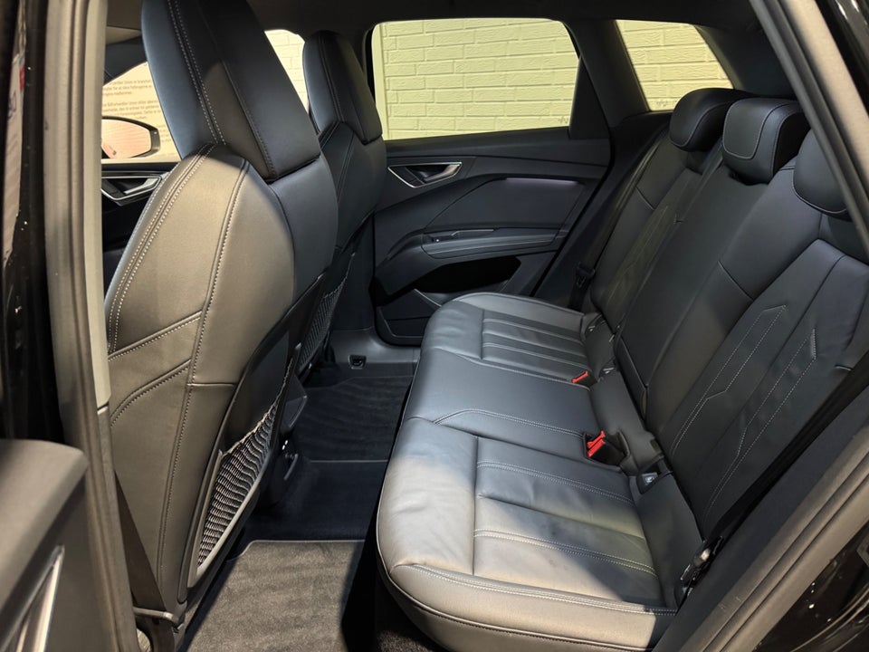 Audi Q4 e-tron 40 S-line 5d