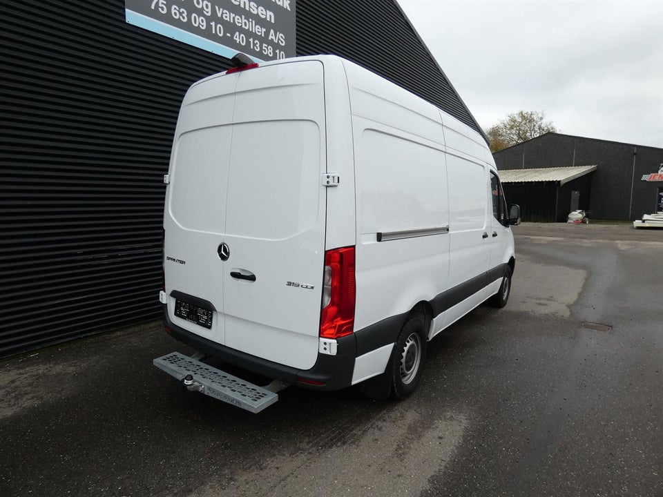 Mercedes Sprinter 319 2,0 CDi A2 Kassevogn aut. RWD