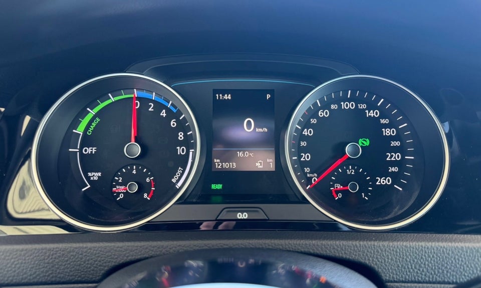 VW Golf VII 1,4 GTE DSG 5d