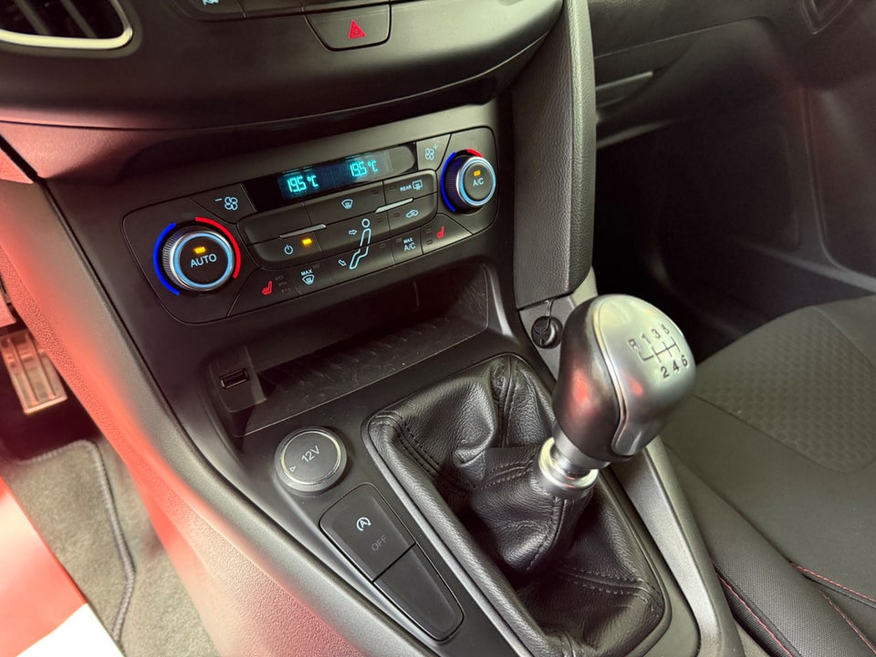 Ford Focus 1,5 EcoBoost ST-Line stc. 5d