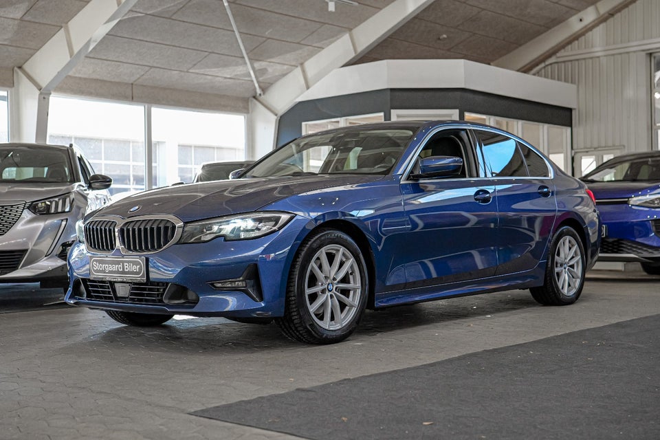 BMW 320d 2,0 Connected aut. 4d