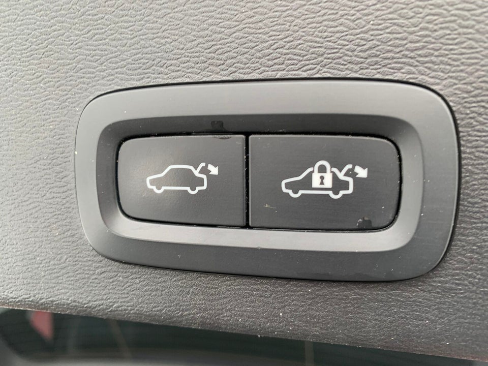 Volvo XC40 P6 ReCharge Ultimate 5d