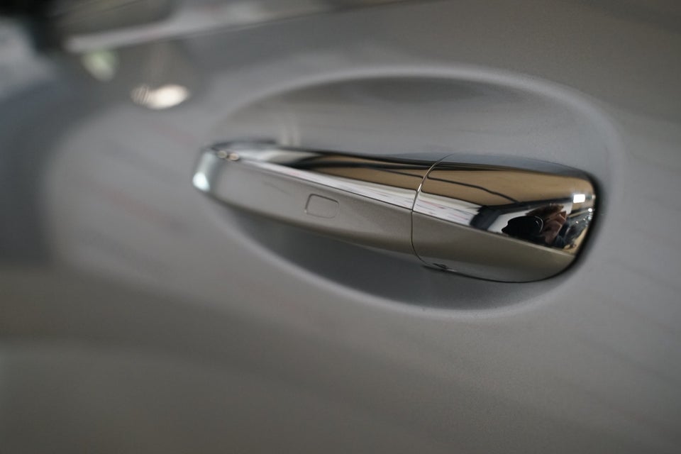 Mercedes EQB300 Progressive Advance Plus 4Matic 5d