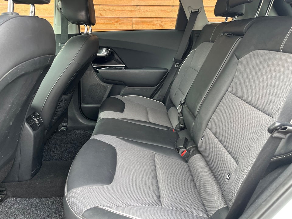 Kia e-Niro 64 Advance 5d