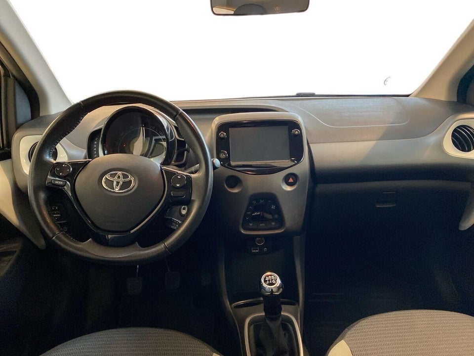 Toyota Aygo 1,0 VVT-i x-sky 5d