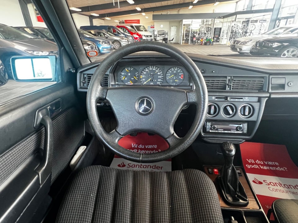 Mercedes 190 E 2,6  4d