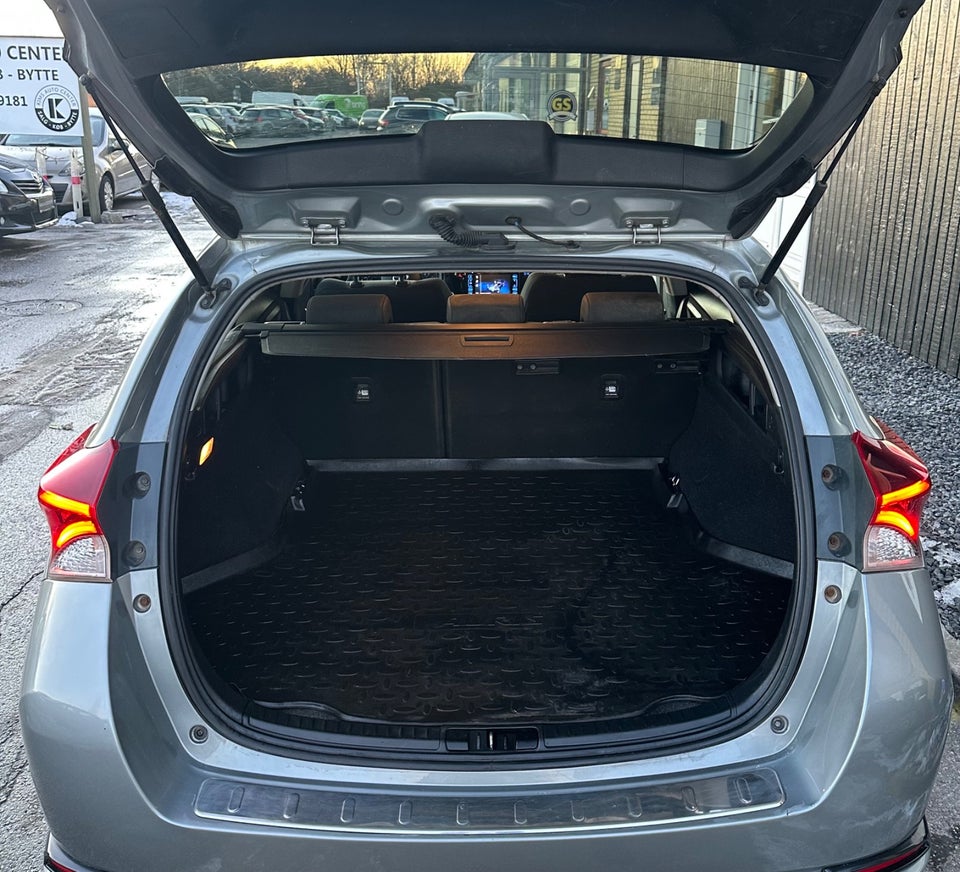 Toyota Auris 1,8 Hybrid H2 Premium Comfort CVT 5d