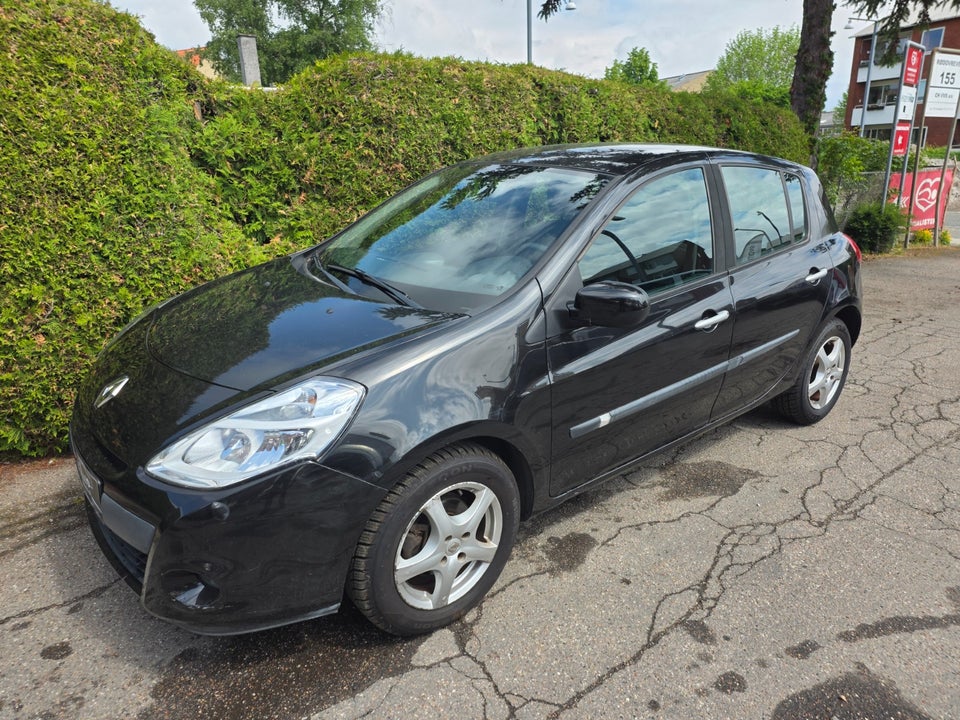 Renault Clio III 1,2 16V Advantage 5d