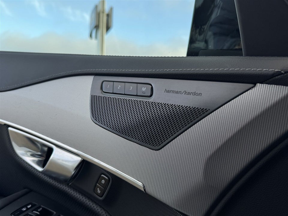 Volvo XC90 2,0 T8 ReCharge Ultimate Dark aut. AWD 7prs 5d