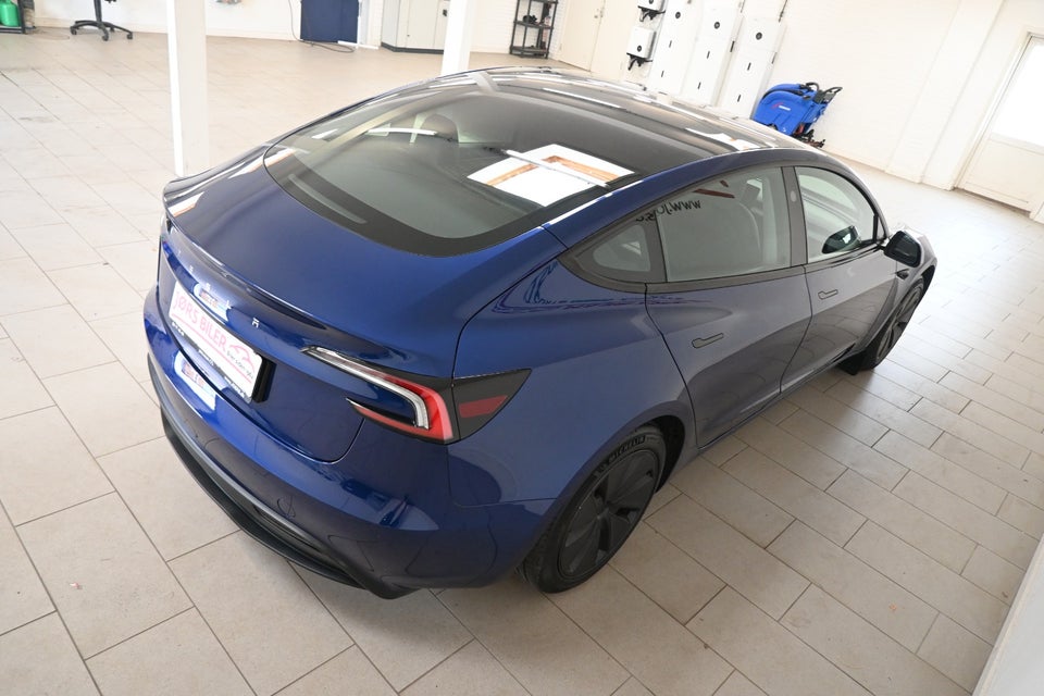 Tesla Model 3 RWD 4d
