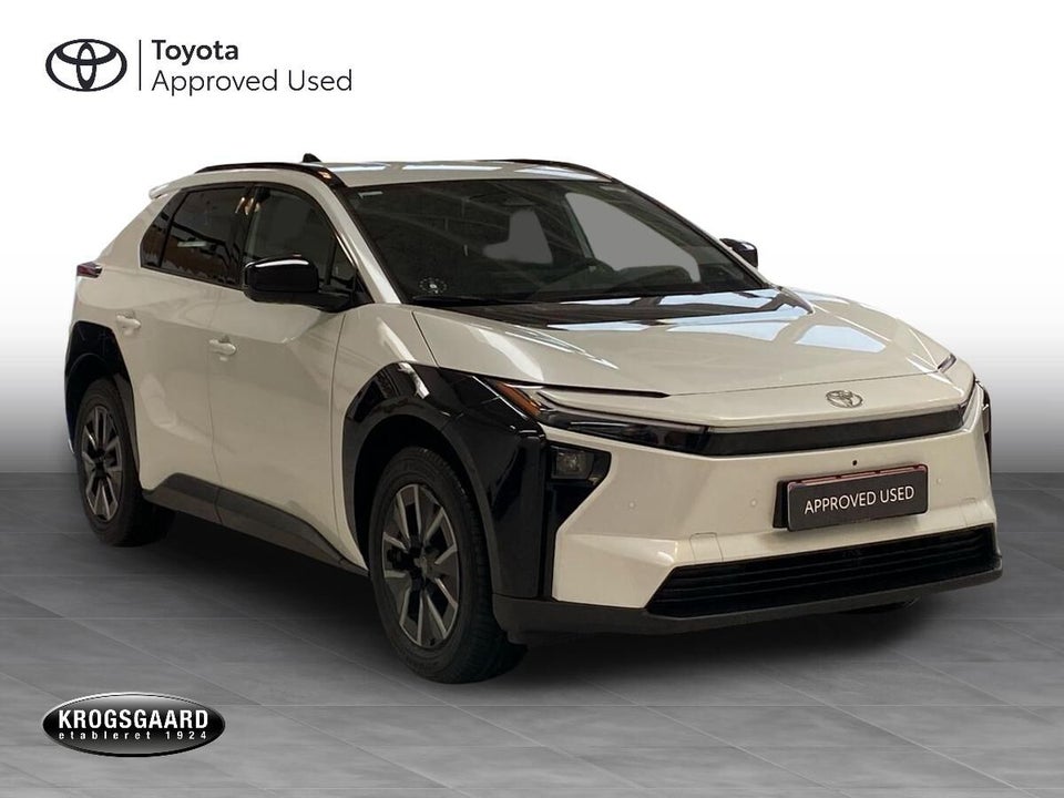 Toyota bZ4X 73 Executive 5d