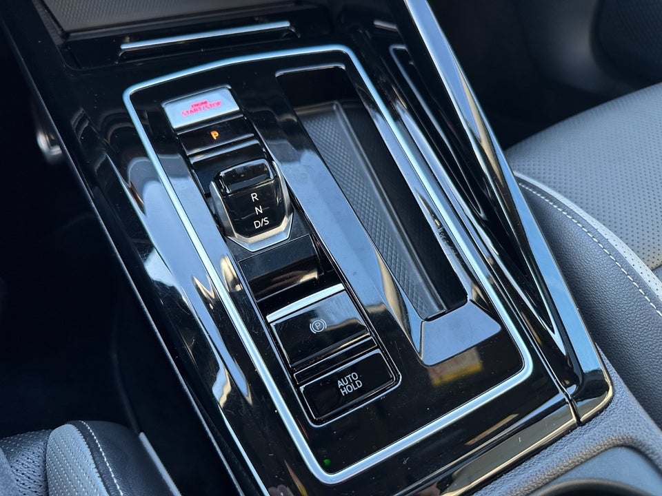 VW Golf VIII 1,4 GTE DSG Van 5d