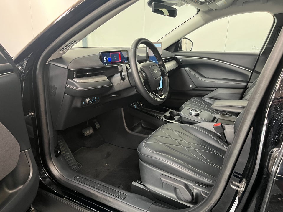 Ford Mustang Mach-E 70 Standard Range 5d