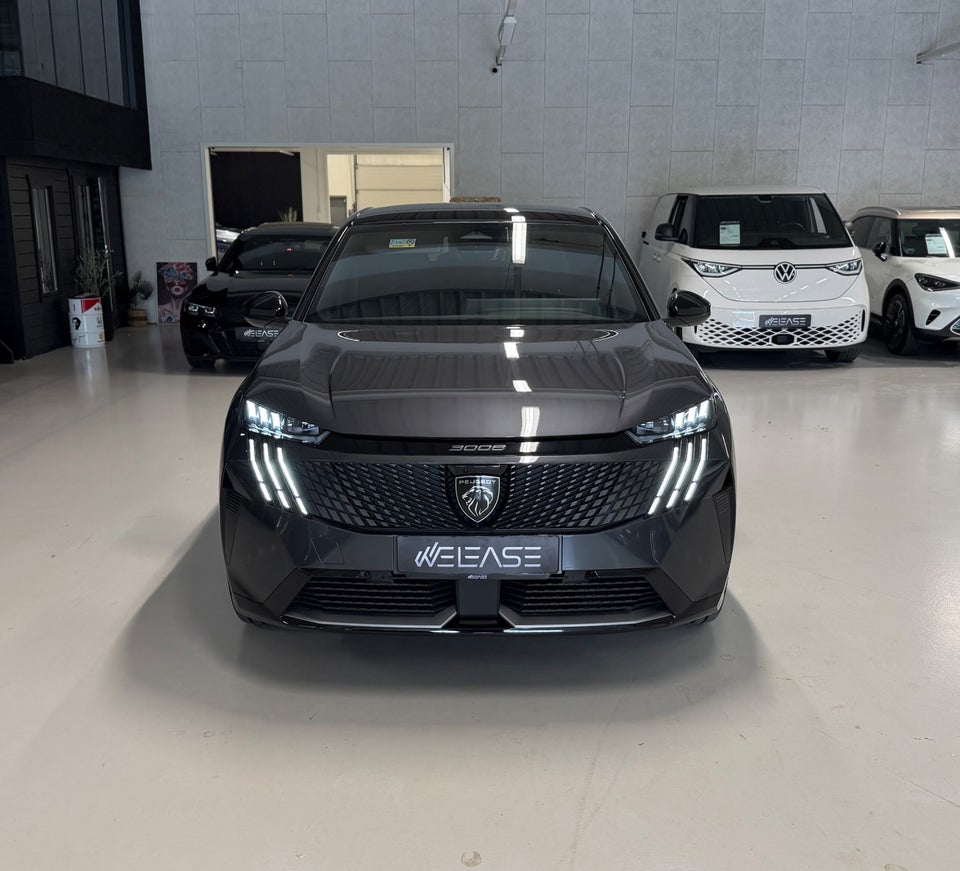 Peugeot e-3008 77 GT 5d