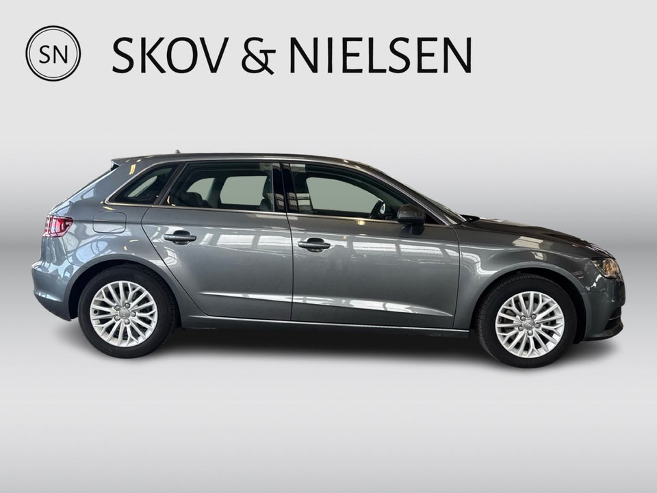 Audi A3 2,0 TDi 150 Ambiente Sportback S-tr. 5d