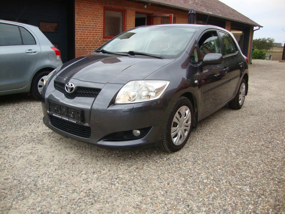 Toyota Auris 1,4 D-4D Luna 5d