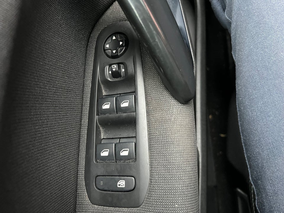 Peugeot 308 1,5 BlueHDi 130 Selection Sky SW 5d