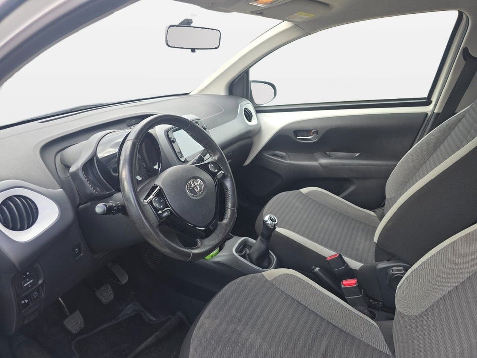 Toyota Aygo 1,0 VVT-i x-sky 5d