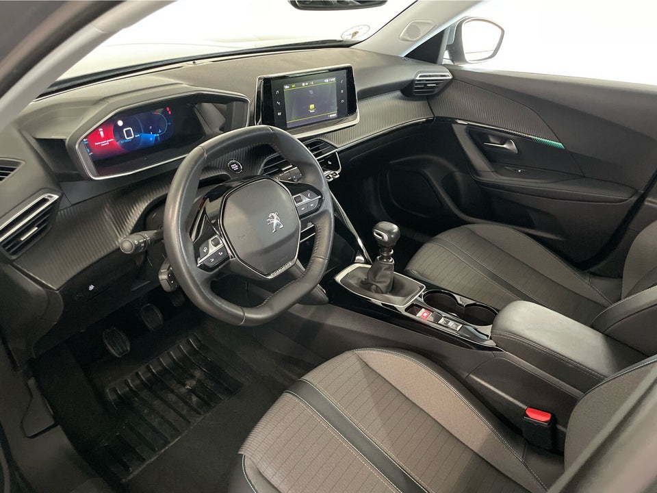 Peugeot 2008 1,2 PureTech 130 Platin Sport 5d