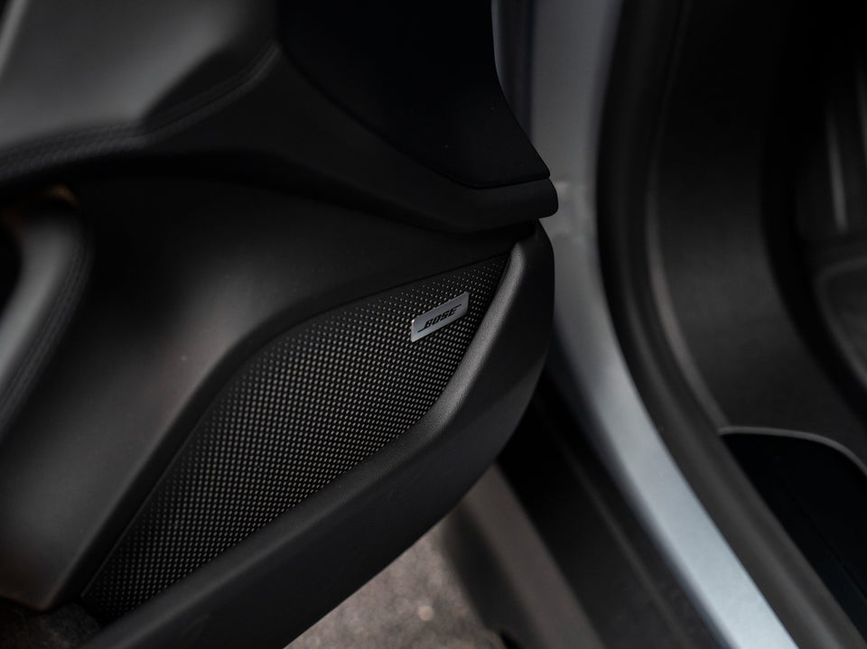 Porsche Taycan Performance+ Black Edition 4d