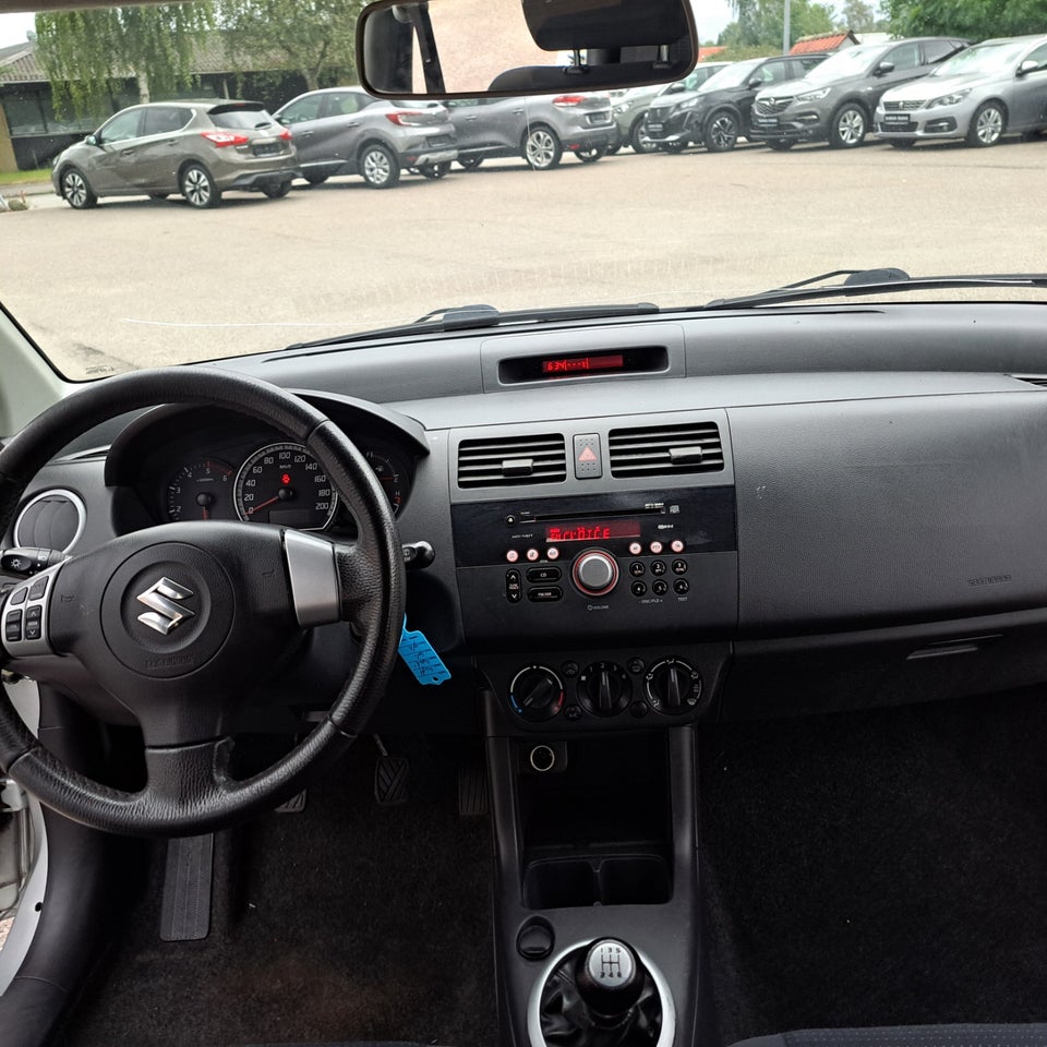 Suzuki Swift 1,3 DDiS GLX 3d