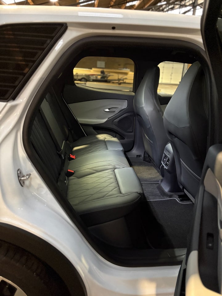 Ford Explorer 77 Premium Extended Range 5d