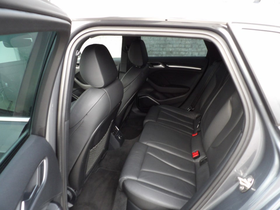 Audi A3 1,4 e-tron Sportback S-tr. 5d