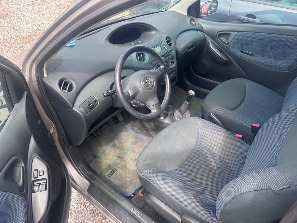 Toyota Yaris 1,3 Blue 3d