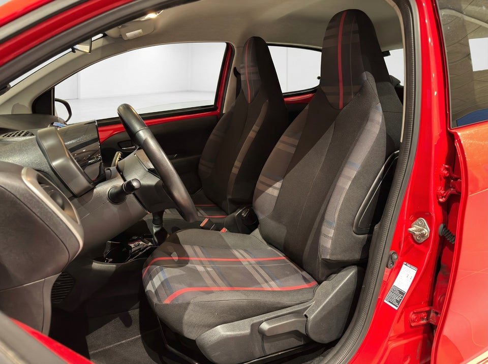 Peugeot 108 1,0 e-VTi 69 Allure 5d