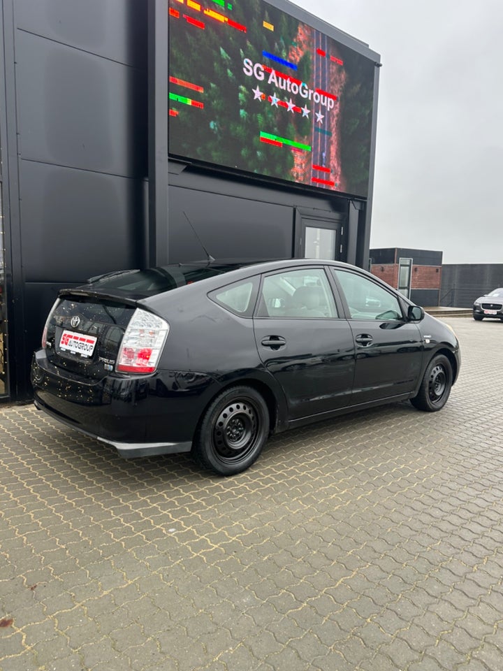 Toyota Prius 1,5 Hybrid 5d