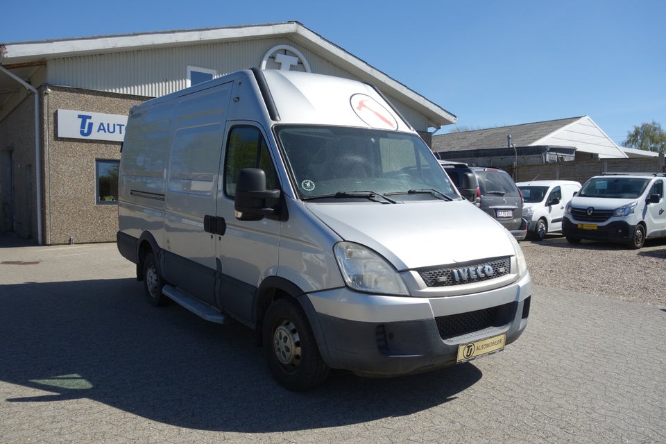 Iveco Daily 3,0 35S18 Van 5d