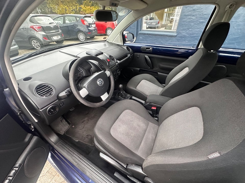 VW New Beetle 1,6 Trendline 2d