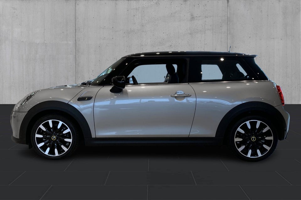 MINI Cooper SE Essential 3d