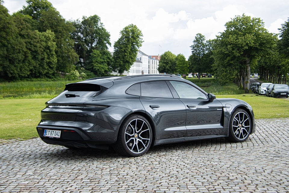 Porsche Taycan Performance+ Sport Turismo 5d