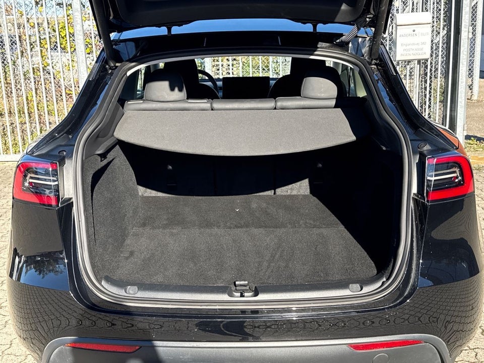 Tesla Model Y Long Range AWD 5d