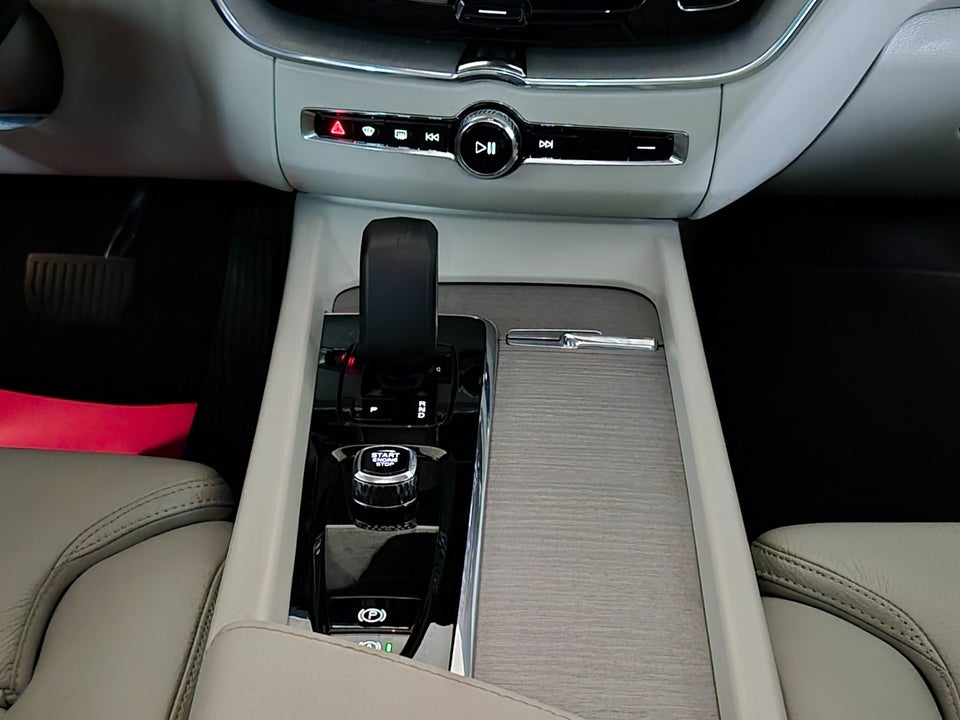 Volvo XC60 2,0 T6 ReCharge Plus Dark aut. AWD 5d