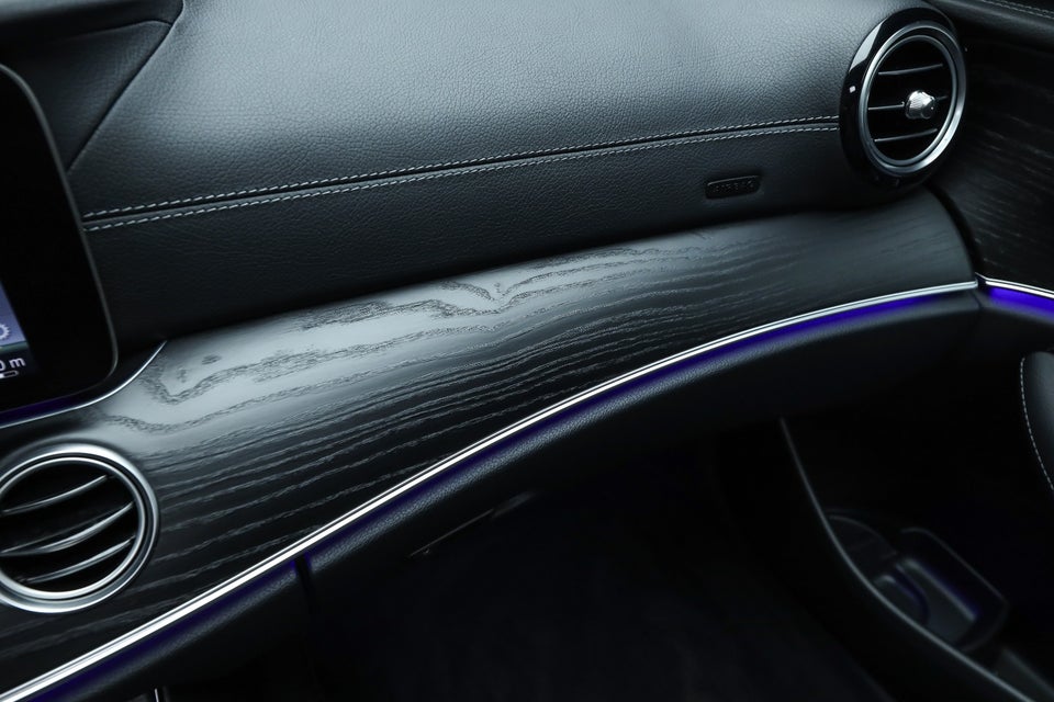 Mercedes E300 e 2,0 AMG Line aut. 4d