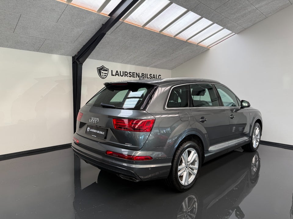 Audi Q7 3,0 TDi 272 S-line quattro Tiptr. 5d