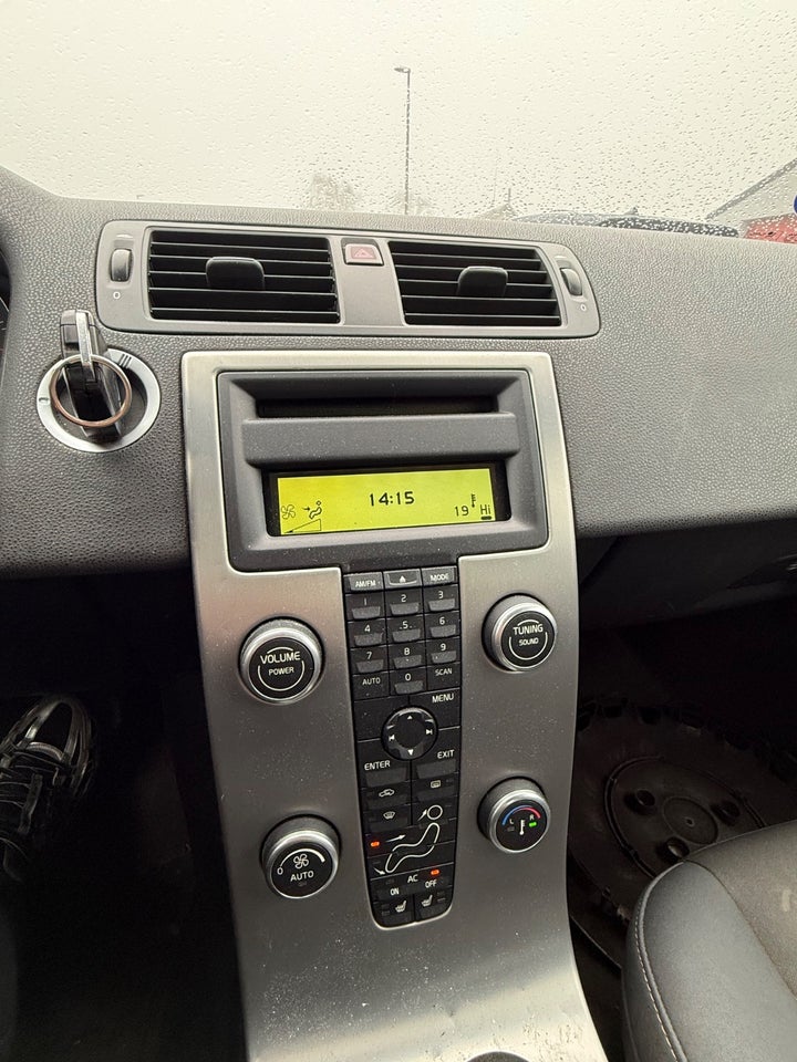 Volvo S40 1,8 Momentum 4d