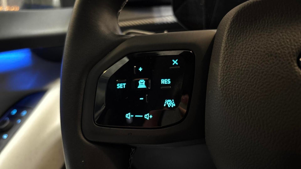 Ford Explorer 84 Premium Extended Range AWD 5d