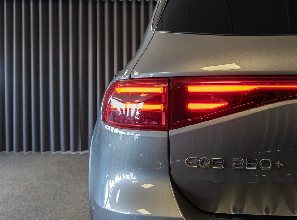 Mercedes EQB250+ AMG Line 7prs 5d