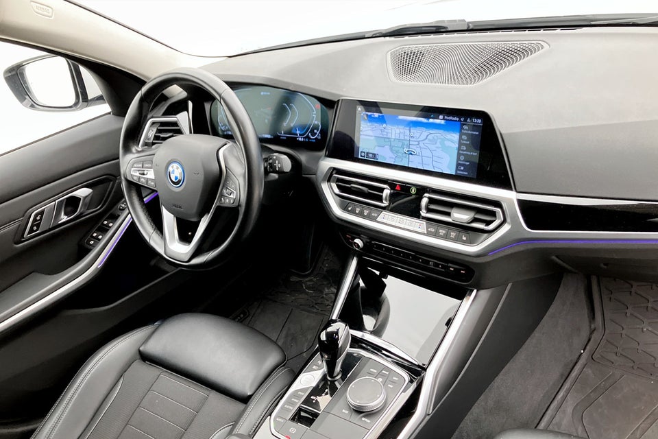 BMW 330e 2,0 Touring Sport Line aut. 5d