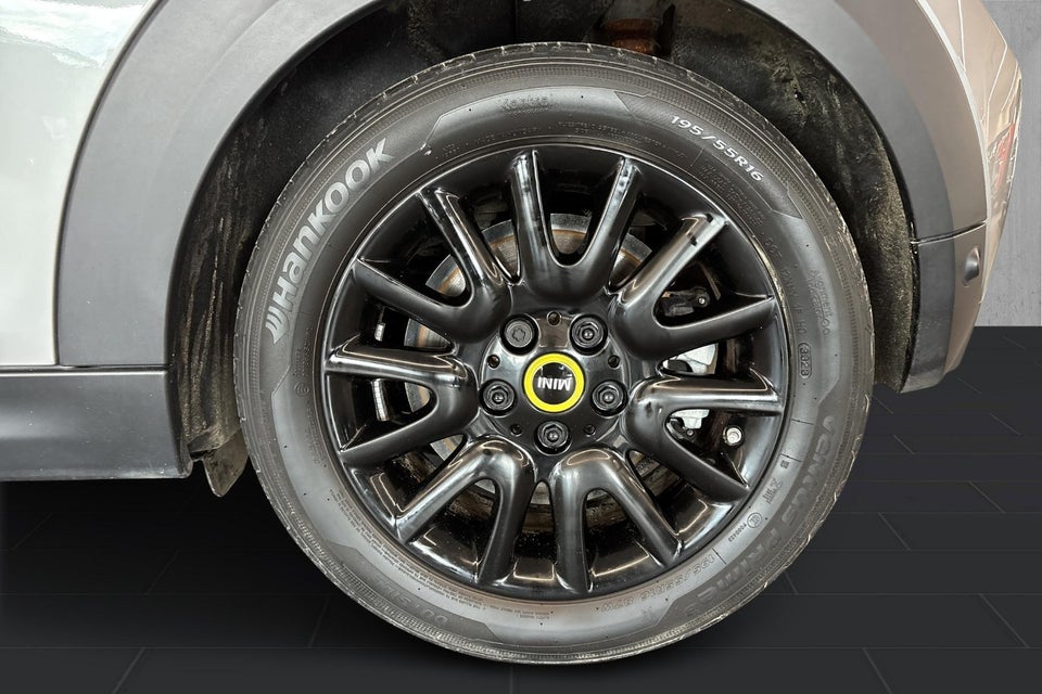 MINI Cooper SE Classic 3d