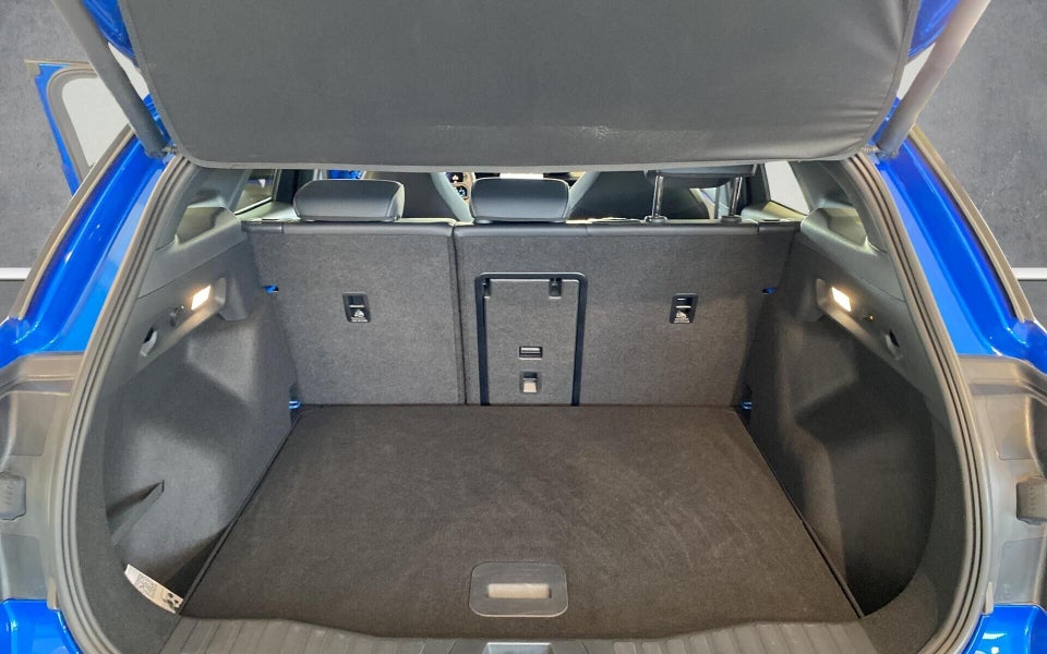 Ford Explorer 77 Premium Extended Range 5d